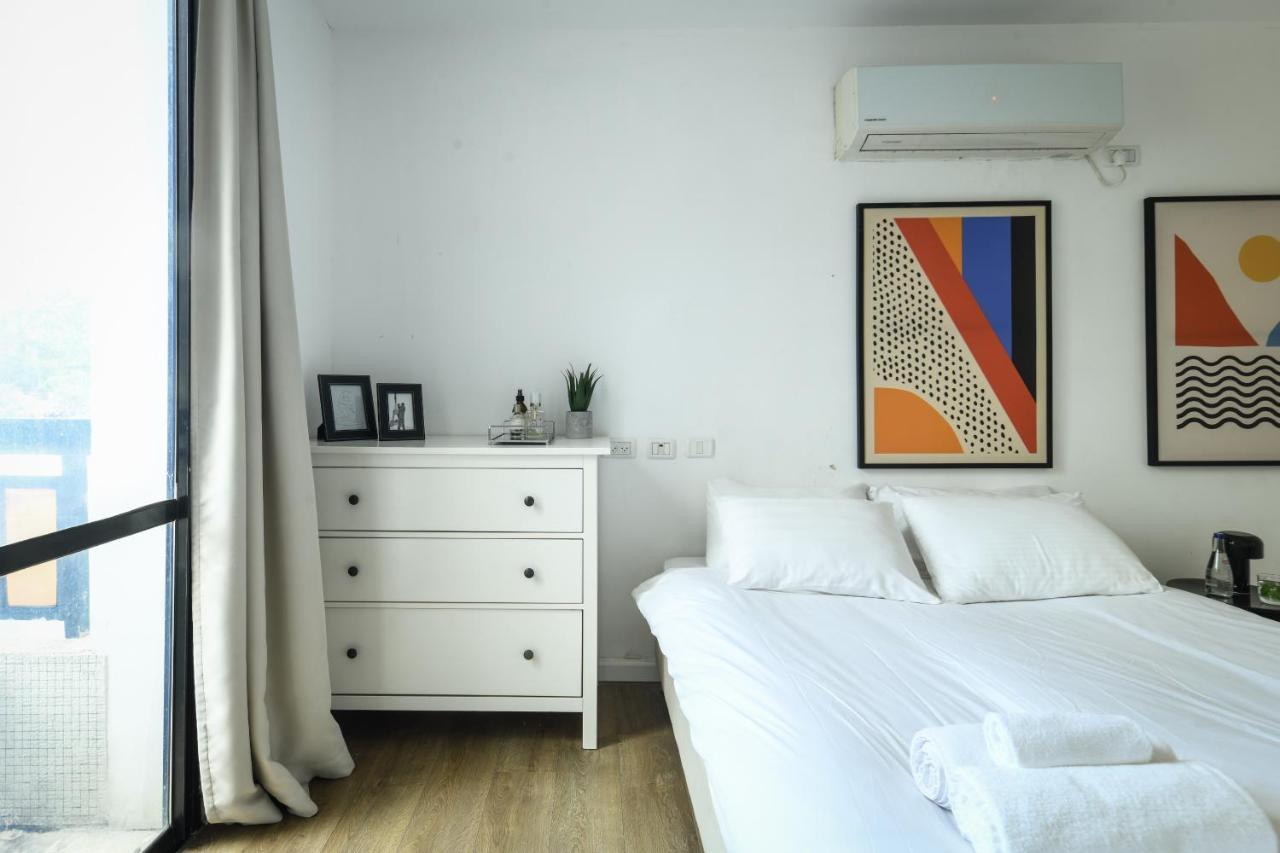 Modern & Bright 3br Apt W View 5 Min From By Sea N' Rent Apartment Tel Aviv