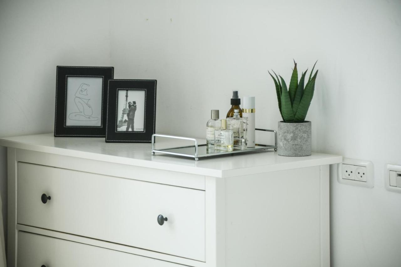 Modern & Bright 3br Apt W View 5 Min From By Sea N' Rent Apartment Tel Aviv